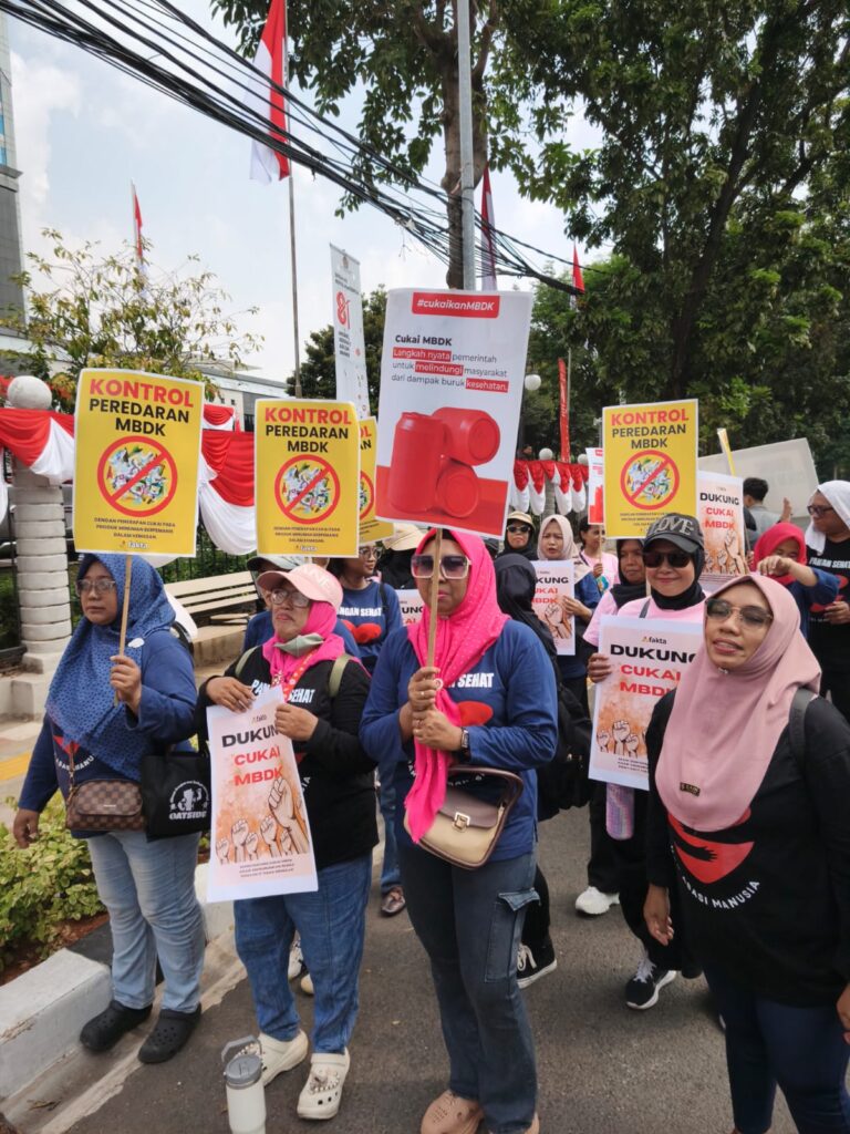 Surat Keberatan dan Aksi Bersama Menuntut Tanggung Jawab Negara Atas Penundaan Berlarut Cukai MBDK